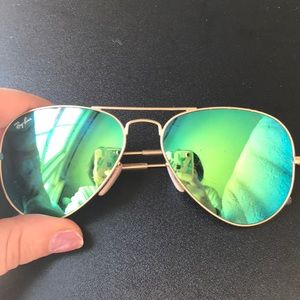 SOLD!!! Authentic green mirrored flash ray bans